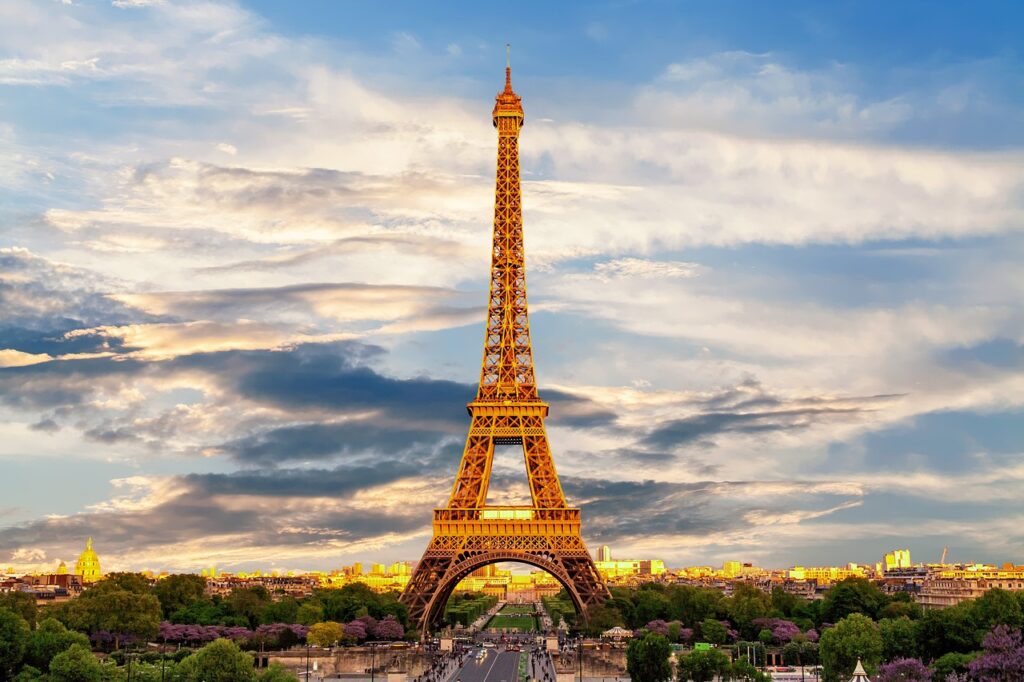 La tour Eiffel, à Paris, à proximité de notre appart' Hotel